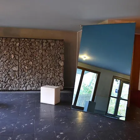 Colombet Stay's - Chateau Le Lez Apartment